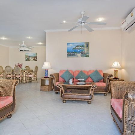 Butterfly Garden Boutique Residences Large Luxury Apts And Villas A Lifetsyle Destination By Neang, Everything You Need All Right Here 1-3 Bedrooms 110 To 190 Sq Mtrs, 2 Full Bathrooms, Rain Shower, Spa Bath, Bbq, Free Wifi, Staff 24-7, Close To Beac Pattaya Exterior foto